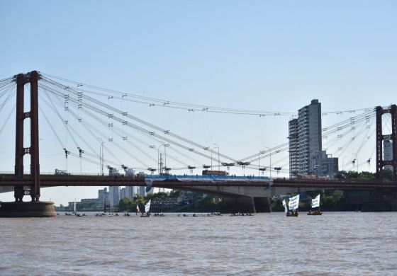 El Paraná y los titiriteros